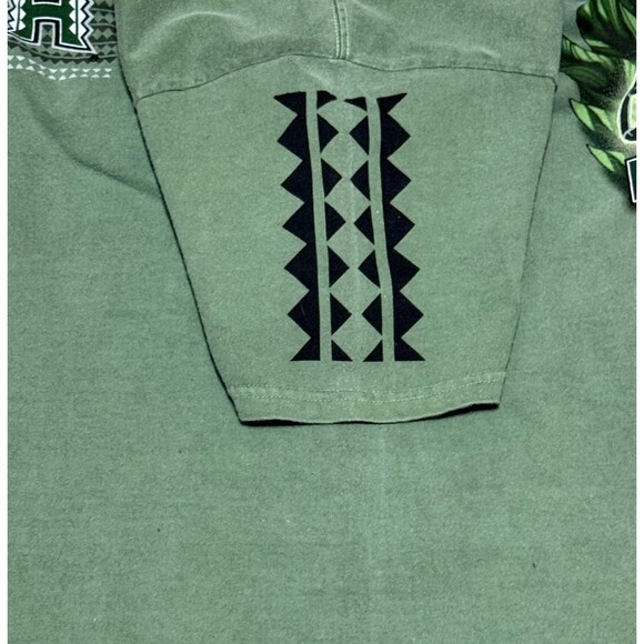 Y2K Vintage Crazy Shirts Hawaii UH Football Medium Graphic T-Shirt Ti Leaf Dye - Picture 5 of 7